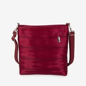 Harvey's Small Streamline Crossbody Maroon